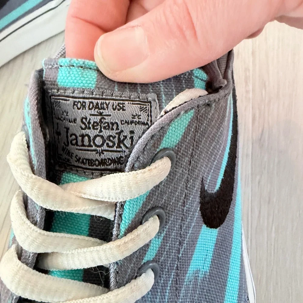 Nike SB‎ Stefan Janoski GS Kids Skate Shoes Grey Teal Stripe 689527-004 Size 2Y